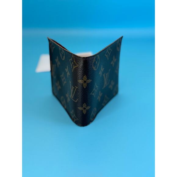Louis Vuitton Monogram Marco Wallet - Picture 10 of 12